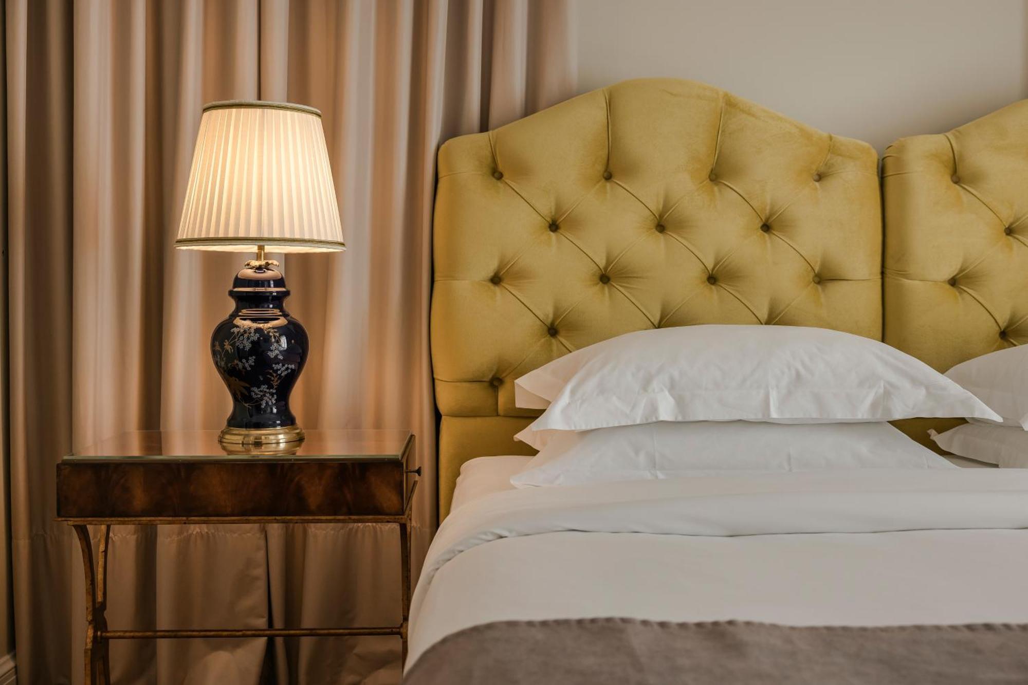 Noble Suites Атина Екстериор снимка