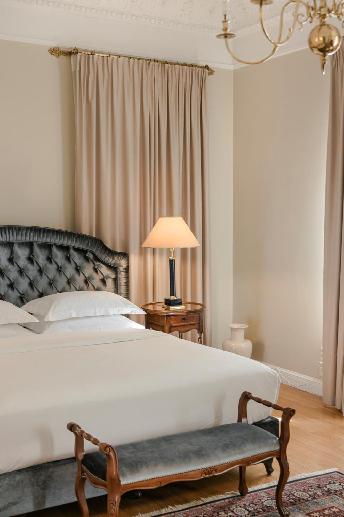 Noble Suites Атина Екстериор снимка