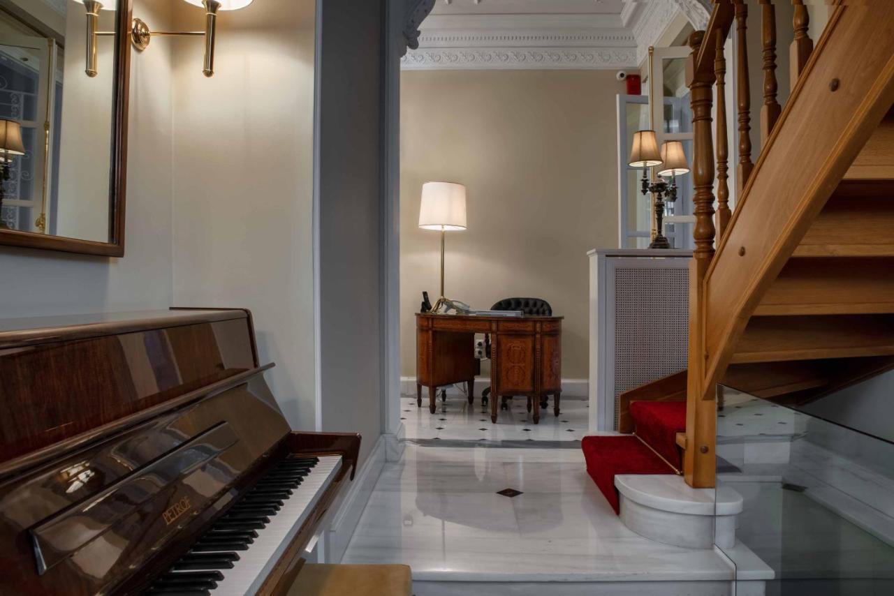 Noble Suites Атина Екстериор снимка